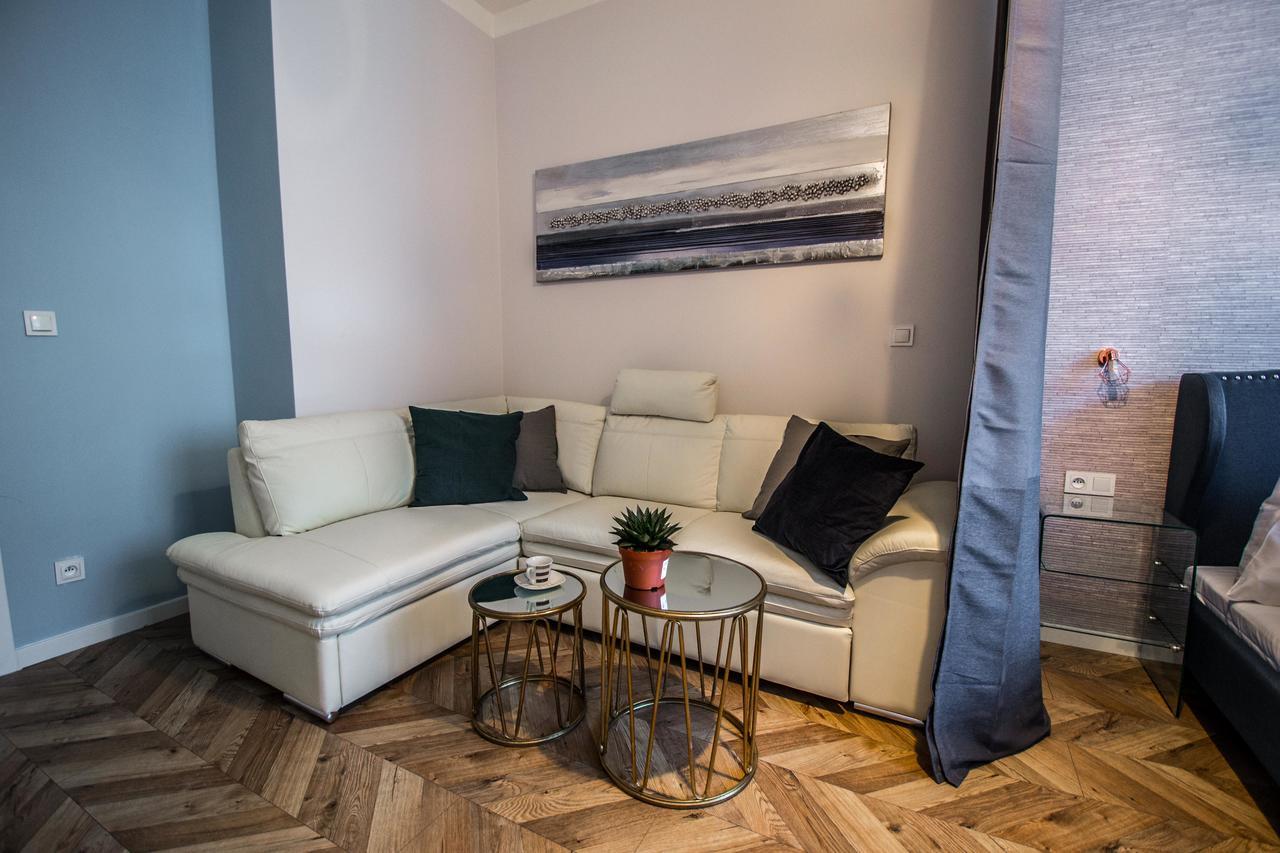 Apartment Executive Bright Apt. By Ruterra