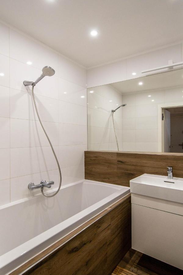Executive Bright Apt. By Ruterra Apartament *