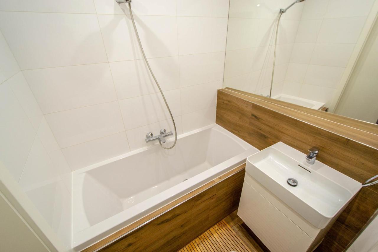 Executive Bright Apt. By Ruterra Apartament