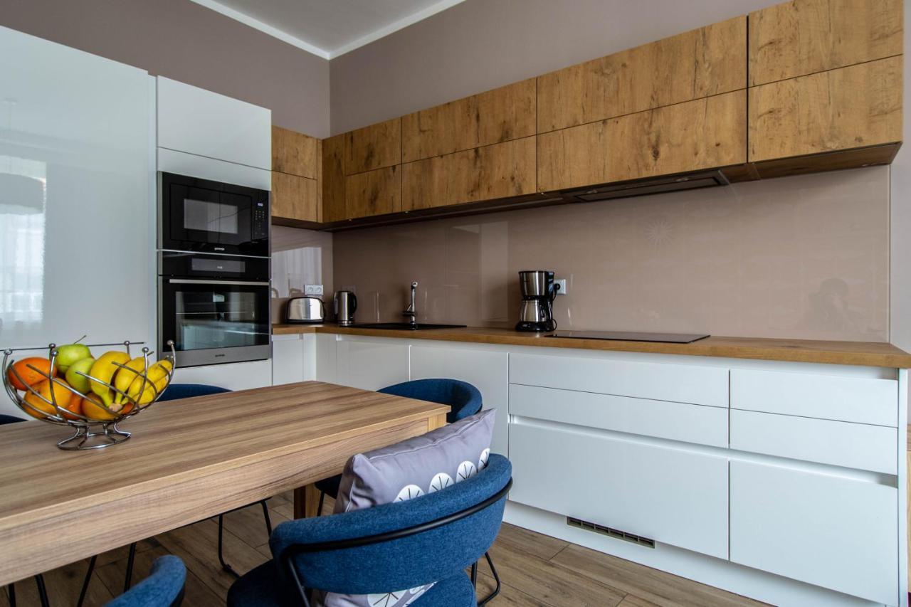Executive Bright Apt. By Ruterra Apartament